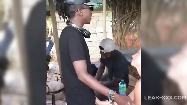 Mom wants big black cock deep in her throat - 2 image