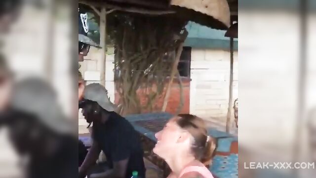 Mom wants big black cock deep in her throat - 3 image