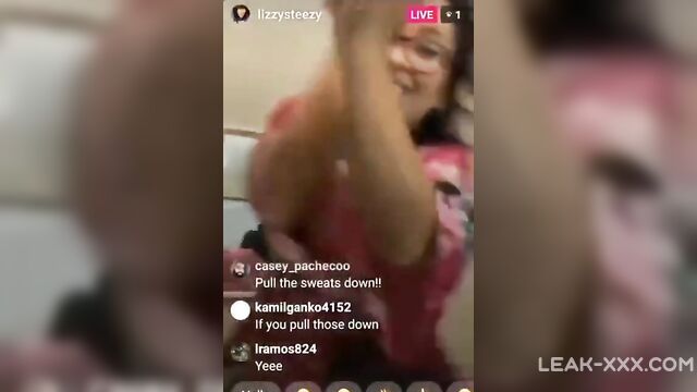 Really Big tit accidentally exposed - 2 image