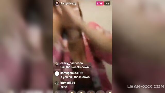 Really Big tit accidentally exposed - 3 image