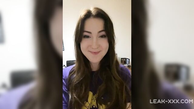 Beautiful girl in transition clip fuck - 2 image