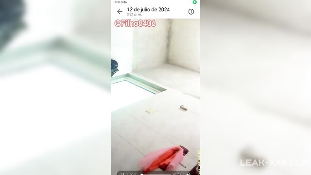 Son recorded his mom naked in the bathtub for the first time - 1 image