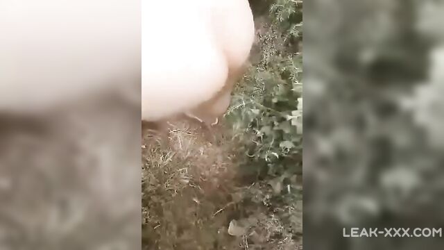 Arab hijab whore fucked in jungle - 1 image