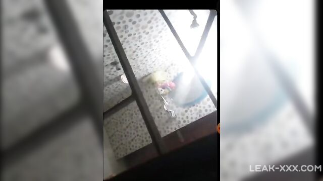 Neighbor spies sexy neighbor in bathroom - 3 image