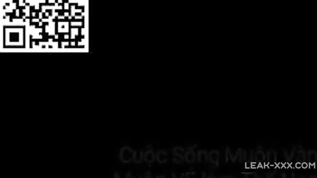 Vietnam naked mistress caught by wife and her gang - 1 image