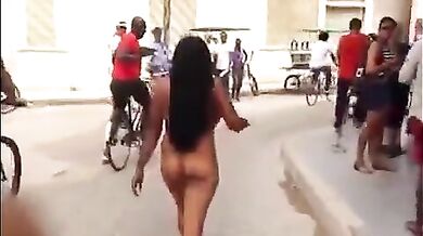 Naked protest in Cuba-da best protest i ever saw