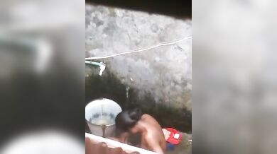 Bangladeshi sexy girl bathing