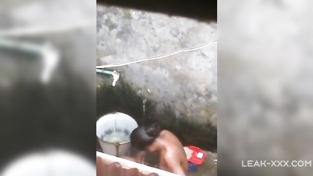 Bangladeshi sexy girl bathing