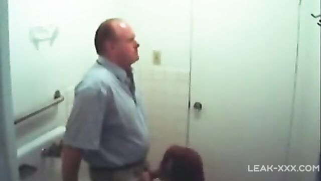 Daughter enjoys Fast blowjob for Daddy - 3 image