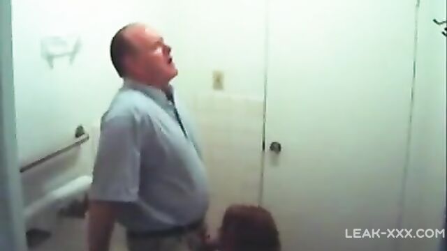 Daughter enjoys Fast blowjob for Daddy - 4 image