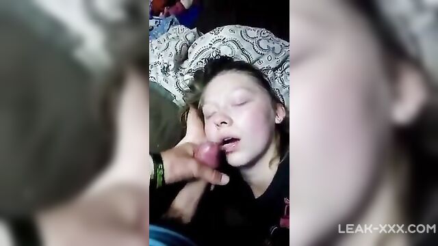 Pranking my sleeping Sister and Cumshot