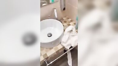 Russian brother gave a blowjob to his sister in the bathroom