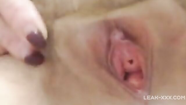 Russian mom showed her pussy to her son