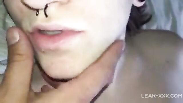 Brother woke up and put his penis in the mouth - 2 image