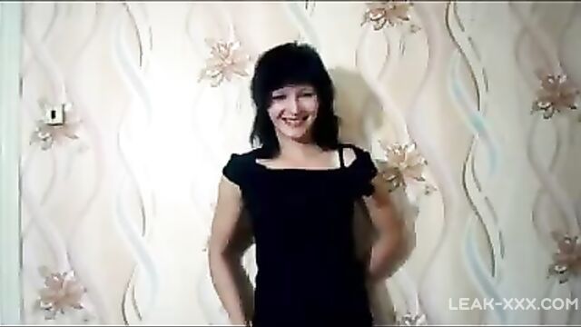 My daughter recorded a naughty video for her daddy - 1 image