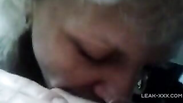 Morning blowjob from an old dirty mother - 1 image